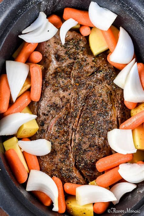 It's one of my favorites for comfort food and is packed with tons of flavor. Crock Pot Chuck Roast with Vegetables | Roast beef crock ...
