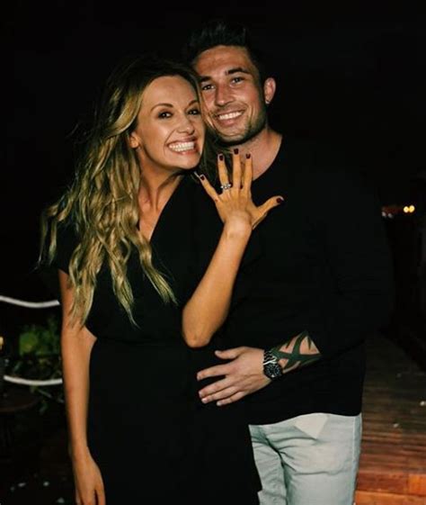 See How Michael Ray Got Engaged With Girlfriend Carly Its Romantic