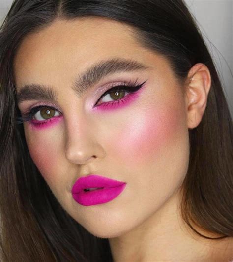 Dare To Pair Bold Eye Makeup With Bold Lips This Summer Fashionisers