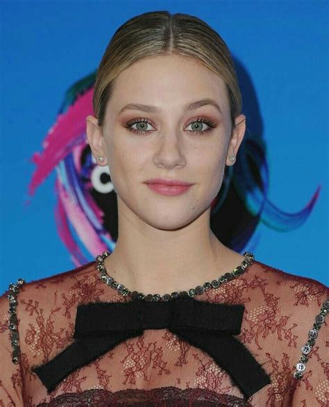 Pin By Océane On Lili Reinhart Face Mask For Pores Face Hair Acne