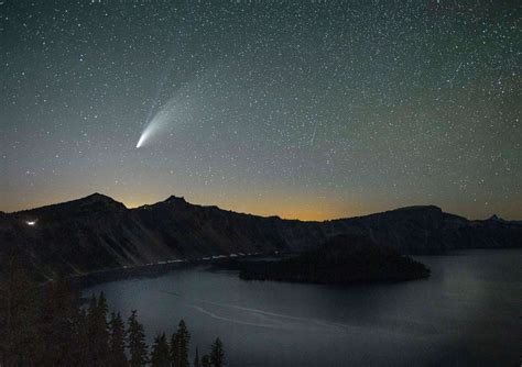Photos Comet Neowise Lights Up The Night Sky Abc News