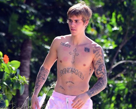 justin bieber is on vacation in barbados and meeting fans photos iheart