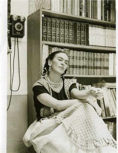 Un Vistazo Al Guardarropa De Frida Kahlo
