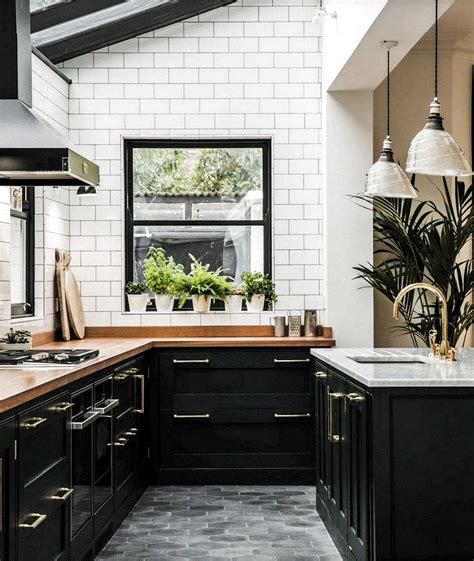 Creating A Chic And Cozy Black And White Small Kitchen