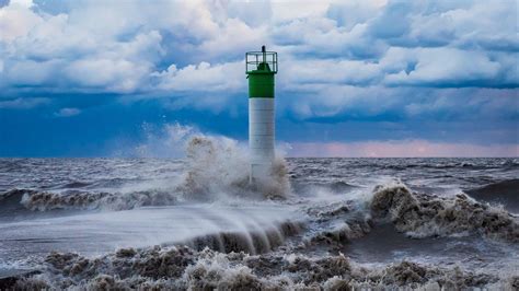 Download Wallpaper 1280x720 Lighthouse Sea Storm Wave Spray Hd Hdv 720p Hd Background