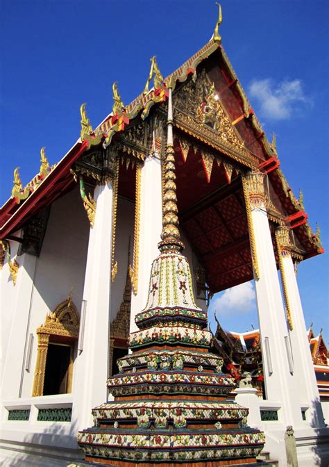 Bangkok Sightseeing Wat Pho And Wat Phra Kaew Adventurous Kate