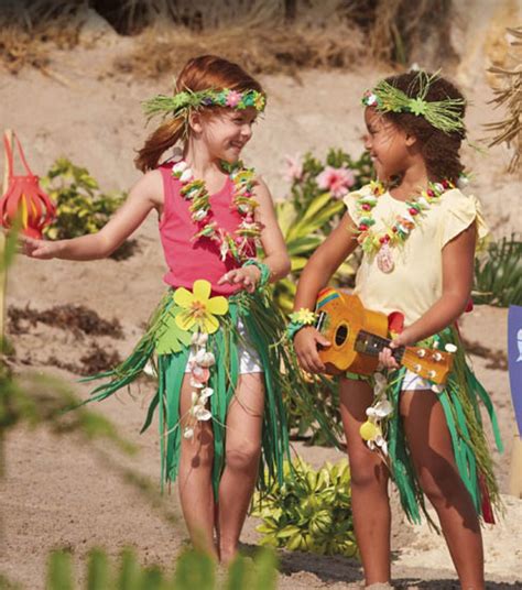 Foamies Island Girls At Hawaiian Girls Luau Outfits
