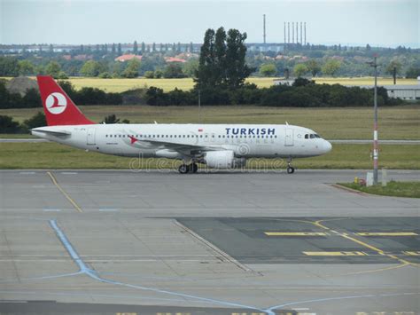 Turkish Airlines Airbus A320 On The Runway Editorial Photography