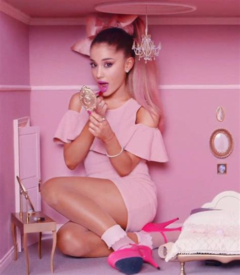 On Wednesdays We Wear Pink Ariana Grande Legs Adriana Grande Ariana
