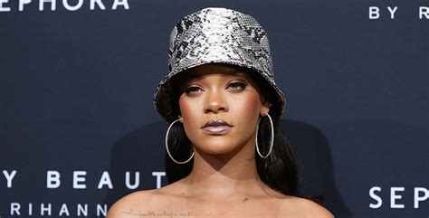 Rihanna Claps Back At Fan Asking For A New Album Rihanna Just Jared