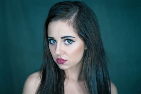 Masaüstü Yüz Kadınlar Model Portre Uzun Saç Fotoğraf Mavi Siyah Saç Moda Ağız Burun