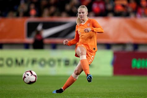 Kika Van Es Is Trots Op Oranje En Joey Hartkamp Acht Jaar Samen Met