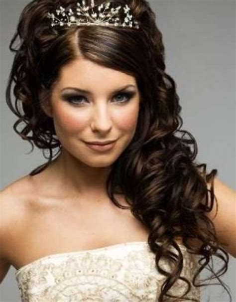 11 awesome and romantic curly wedding hairstyles awesome 11