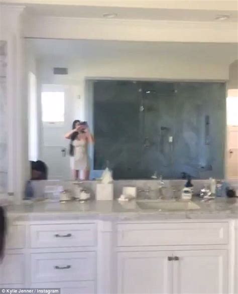 Kylie Jenner Poses In Skintight Dress After Snapchatting How She Makes