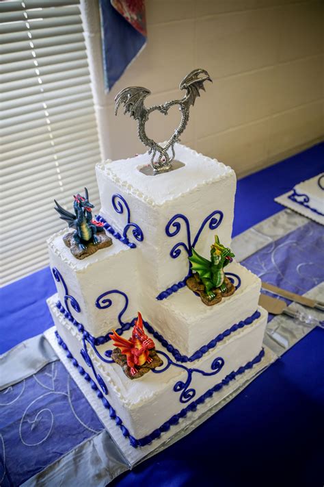 dragon wedding cake courtesy of gina lauren photography dragon wedding cake dragon wedding