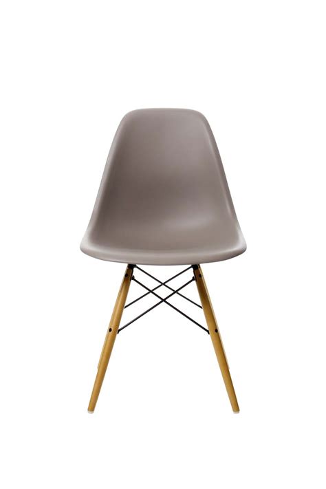 Buy the vitra classic eames plastic side chair dsw by ray & charles eames conveniently in the design shop. Vitra Eames Plastic Side Chair DSW Ahorn - Sitzschale in 8 ...