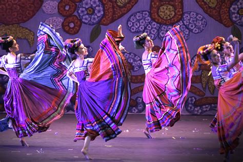 Ballet Folklórico De México De Amalia Hernández 70 Años Así Te Abraza México Festival