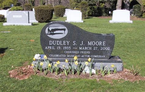 Dudley Moore 1935 2002 Find A Grave Photos Famous Graves
