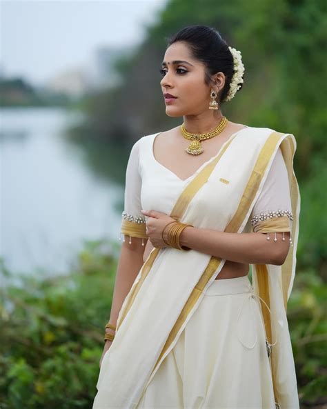 Rashmi Gautam Looks Beautiful In A Kasavu Half Saree