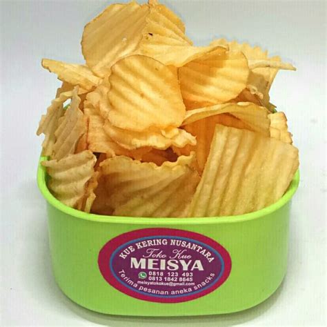 1 latar belakang keripik singkong merupakan salah satu produk makanan ringan yang banyak digemari konsumen. KERIPIK SINGKONG KEJU TES 100 GR | Shopee Indonesia