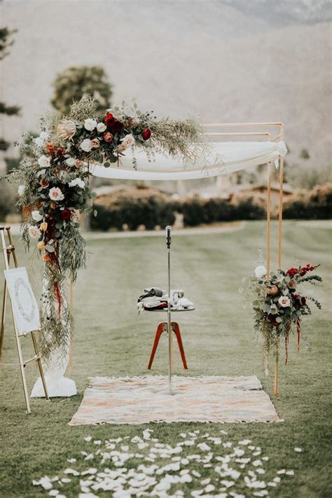 The 50 Ceremony Arches Youre Going To See At 2018 Weddings Junebug