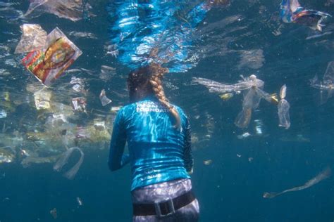 Diver Films Wave Of Plastic Pollution Off Bali On Scale