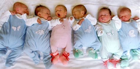Du hast im prinzip drei möglichkeiten Medizinische Sensation in Hongkong: Neugeborenes Baby mit ...