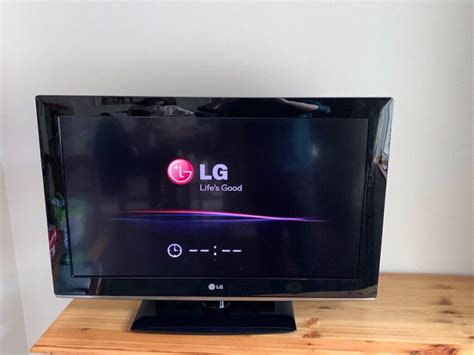 Lg 32 Inch Lcd Hd Ready Tv Television Excellent Condition In County