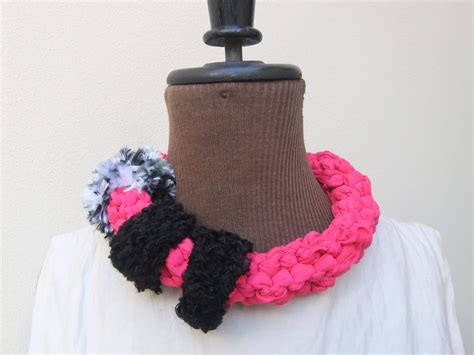 feltnitnstich-pink-neck-collar-by-brenda-warner-pink,-neck-collar