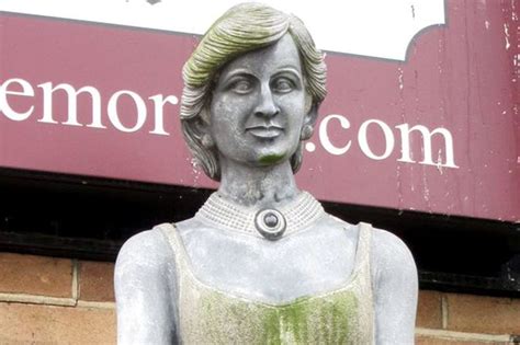 Eliora Gist Blog Princess Diana Statue Snubbed By Queen Turns Green