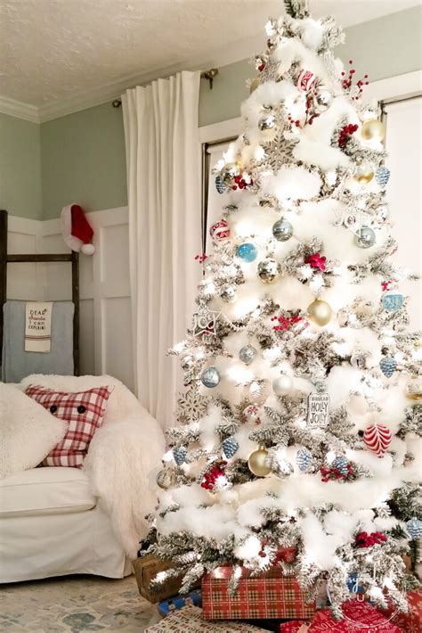 Create A Snow Covered Christmas Tree 5 Tips And Ideas Artsy Chicks