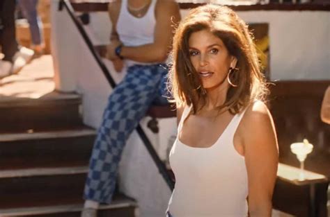 Cindy Crawford Recreates Iconic Pepsi Ad In That Chick Angels ‘one Margarita Music Video