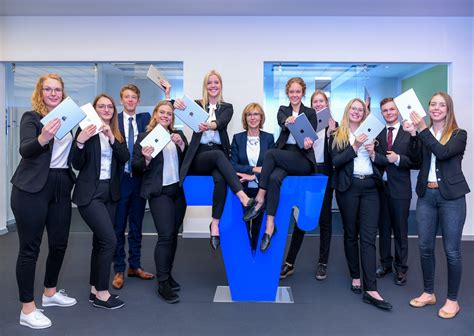 Mitarbeiter vorstandsassistenz & gremialbetreuung junior oder senior. Zehn neue Auszubildende verstärken das Team der Volksbank ...