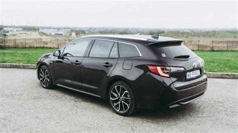 Toyota Corolla Xii Ts Kombi 20 Hybrid Dynamic Force 180km Od 2019