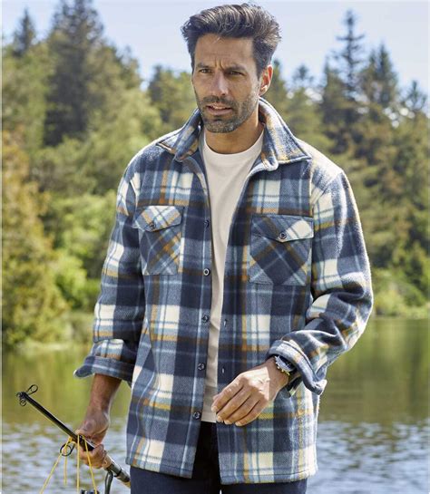 Atlas for men propose aux hommes ayant un style de vie proche de la nature, des vêtements et accessoires outdoor basés sur la détente et le. Svrchní kostkovaná košile z fleecu | Atlas For Men