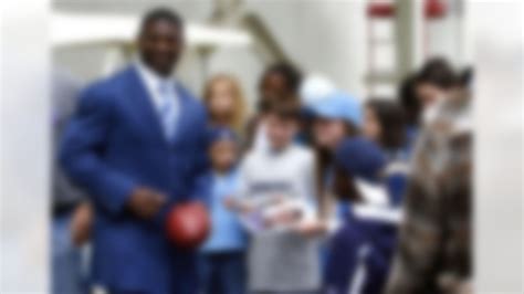 ladainian tomlinson on the set of the new campbell s soup commercial