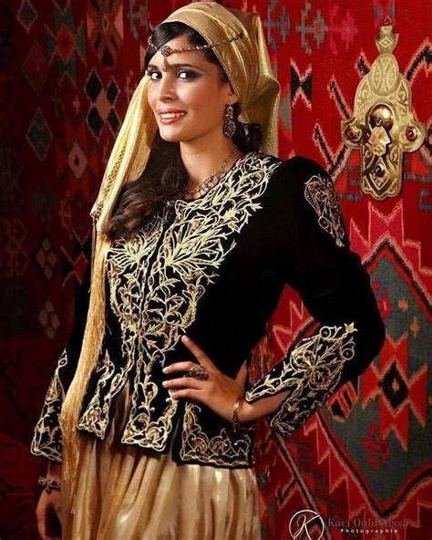 Tenues Traditionnelles Algériennes En 25 Photos Fashion Traditional