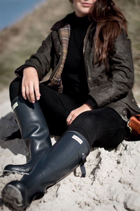Pin By Bill Feagin On Women In Wellies In 2020 Wellies Rain Boots Hunter Outfit Boots