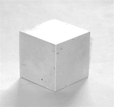 Ou, mieux de carton au format a4 d'un cube. La Perspective