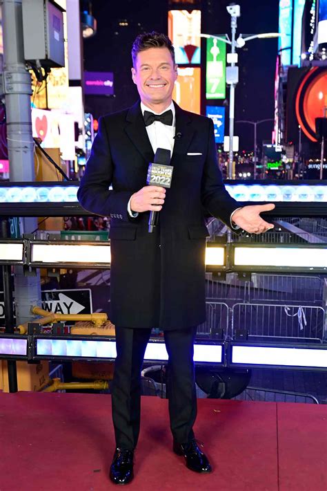 Ryan Seacrest To Host Dick Clark S New Year S Rockin Eve For 18th Year