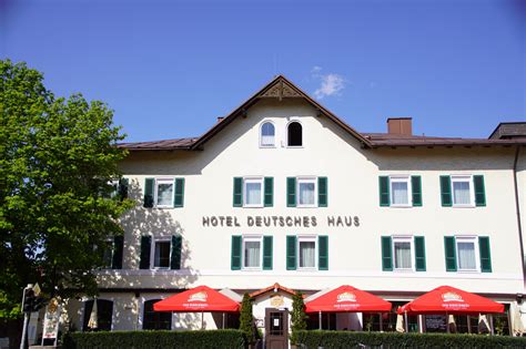 In unserer region besteht ein reichhaltiges angebot an freizeitaktivitäten, sportmöglichkeiten und kulturellen unternehmungen. Hotel Deutsches Haus - Wirtshaus Anno 1898 | Hotel ...