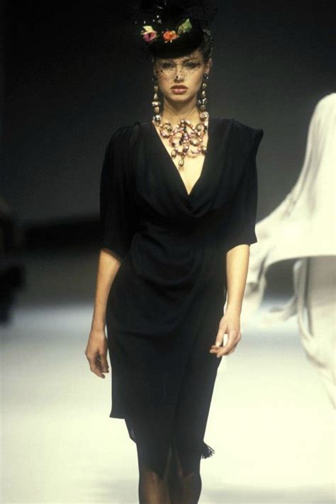 90s Fashion Fashion Show Emanuel Ungaro Supermodels Hair Makeup