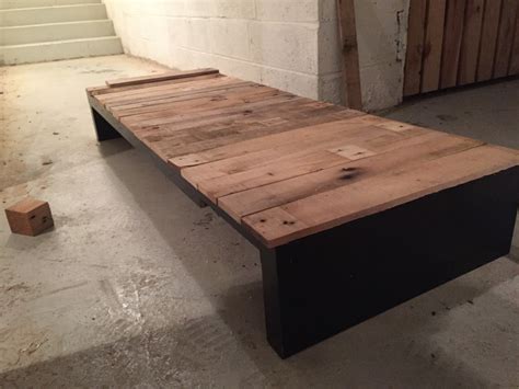 Banc/meuble tv pouvant supporter plusieurs dizaines de kilos sans problème voir image. Meuble télé LACK industrialisé - Bidouilles IKEA