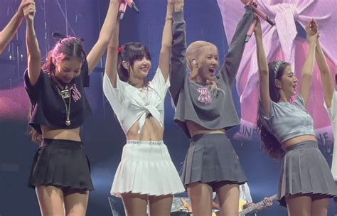 Blackpink Garner Attention For Their Luxurious Stage Outfits At Their