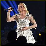 Pictures of Carrie Underwood 2017 Cma Performance