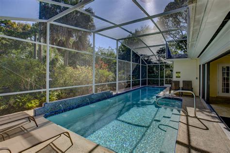 The answer to op's question is that there are no nude/clothing optional beaches in the sarasota area. Siesta Key Vacation Rental | 1 Block from Siesta Key Beach ...