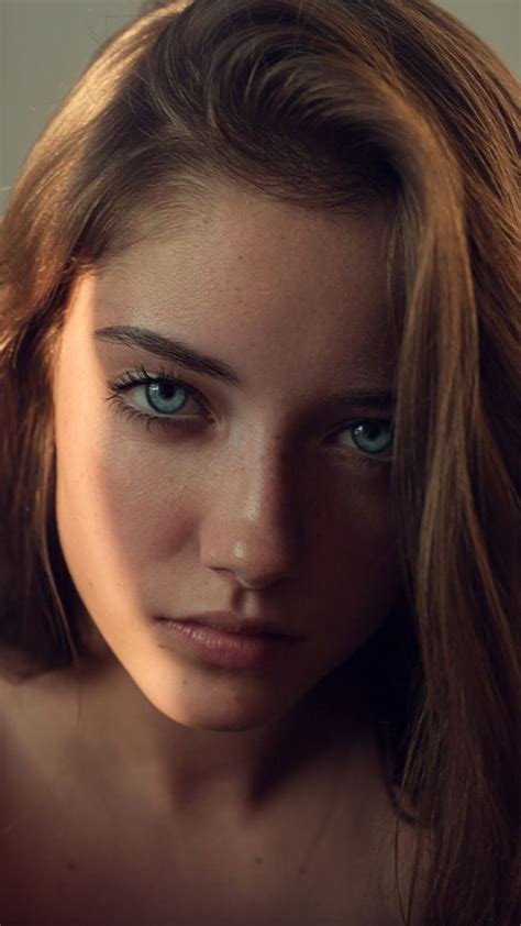 pretty green eyes woman model 720x1280 wallpaper beautiful girl face most beautiful eyes