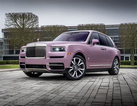 Rolls Royce Cullinan Pink Interior