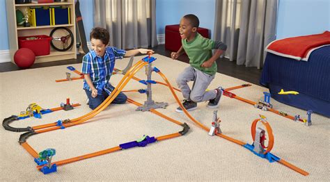 Also can we hit 2 likes for this video. HOT WHEELS® TRACK BUILDER 4-LANE TOWER STARTER SET- Shop ...