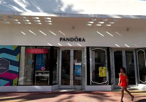 Pandora Lincoln Road Miami Beach Shop Dine Enjoy